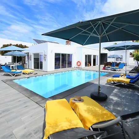 Villa Luxury Puerto Del Carmen Villa 5 Bedrooms Villa Kalina Pool Table Newly Refurbished Puerto del Carmen