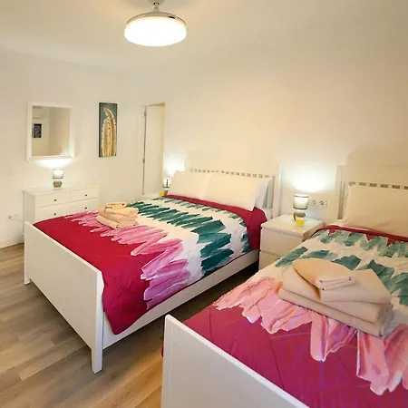 Luxury Puerto Del Carmen Villa 5 Bedrooms Villa Kalina Pool Table Newly Refurbished Puerto del Carmen