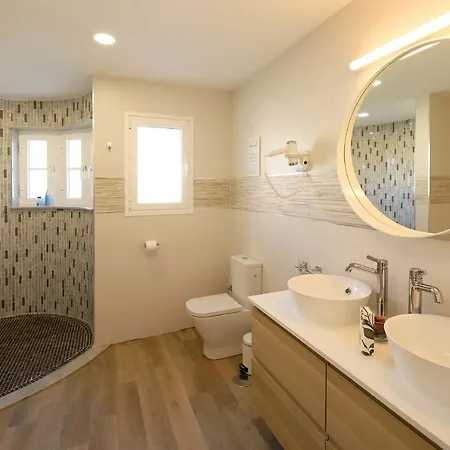 Luxury Puerto Del Carmen Villa 5 Bedrooms Villa Kalina Pool Table Newly Refurbished Puerto del Carmen