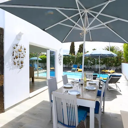 Luxury Puerto Del Carmen Villa 5 Bedrooms Villa Kalina Pool Table Newly Refurbished * Puerto del Carmen