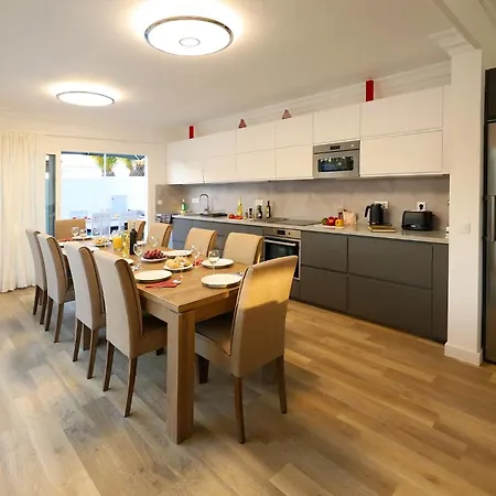 Luxury Puerto Del Carmen Villa 5 Bedrooms Villa Kalina Pool Table Newly Refurbished * 푸에르토 델 카르멘
