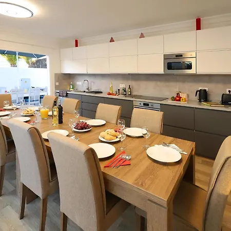 빌라 Luxury Puerto Del Carmen Villa 5 Bedrooms Villa Kalina Pool Table Newly Refurbished *
